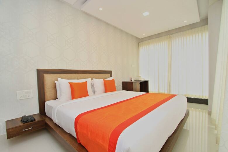 Hotel Oyo 9821 Gali Hari Mandir