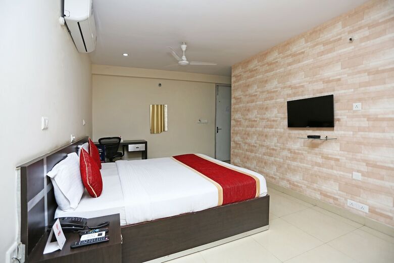 Hotel Oyo 7672 Pride Inn