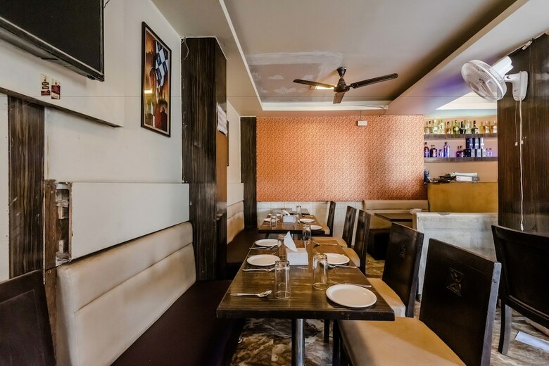 Oyo 7727 Hotel Sarovar Grand