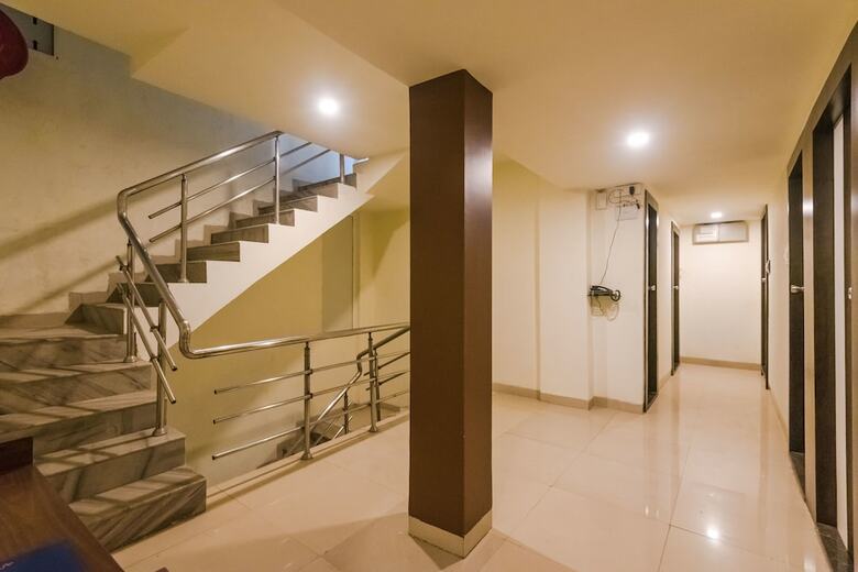 Oyo 7727 Hotel Sarovar Grand