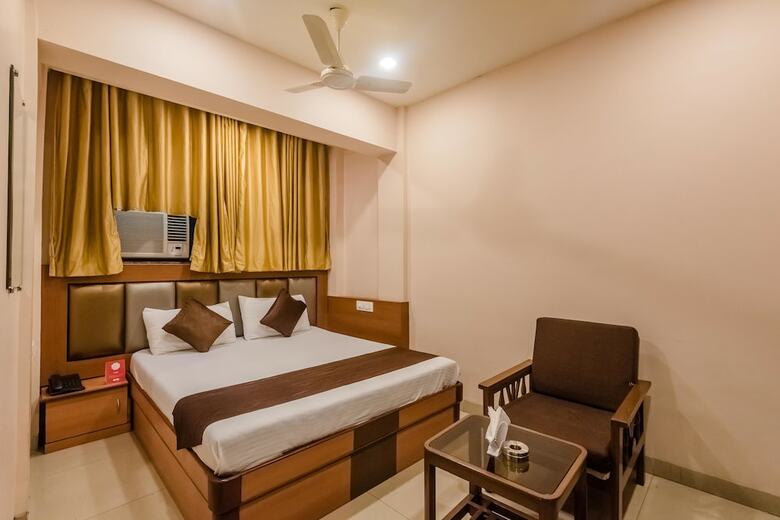 Oyo 7727 Hotel Sarovar Grand