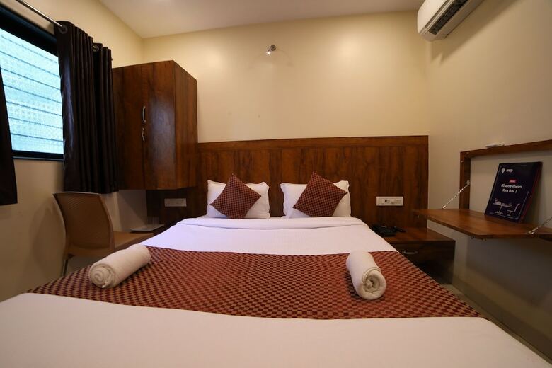 Hotel Oyo 8757 Prakash Inn