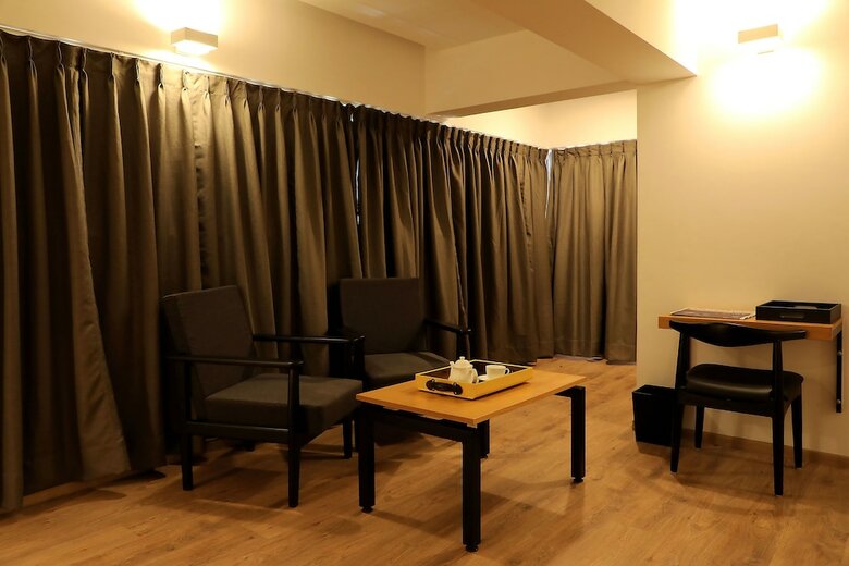 Hotel Oyo Townhouse 021 Bombay Exhibition Centre