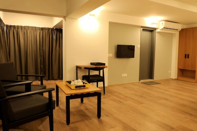 Hotel Oyo Townhouse 021 Bombay Exhibition Centre