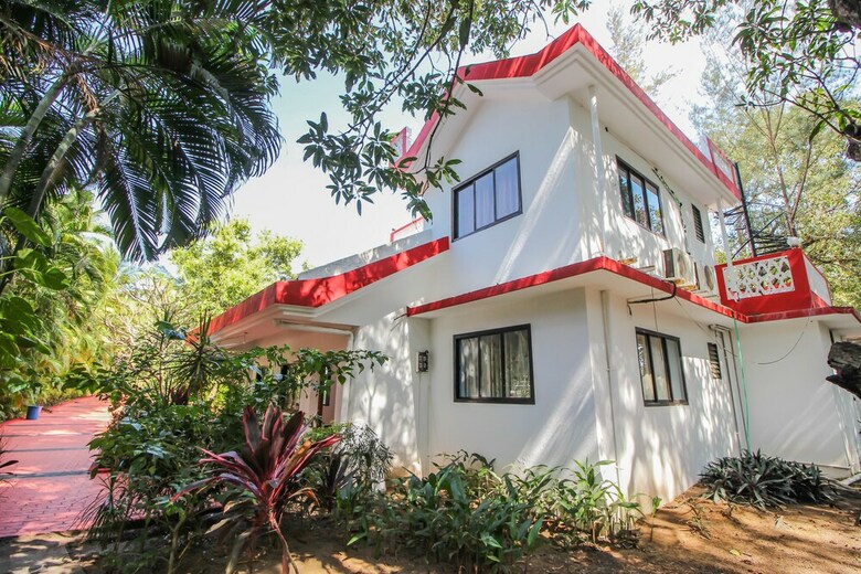 Oyo 10401 Home 4bhk Villa Assagaon