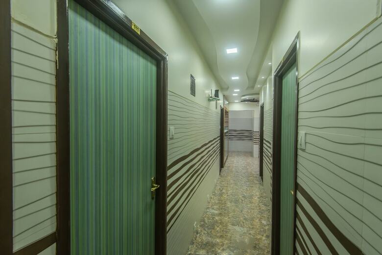 Oyo 10016 Hotel Golden Inn