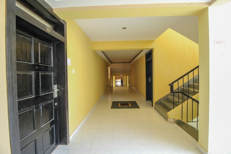 Hotel Oyo 10798 Home Premium Studio Paroda