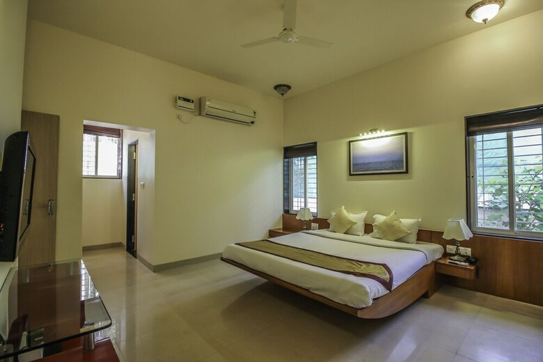 Oyo 10157 Home Exotic 4bhk Villa Dona Paula
