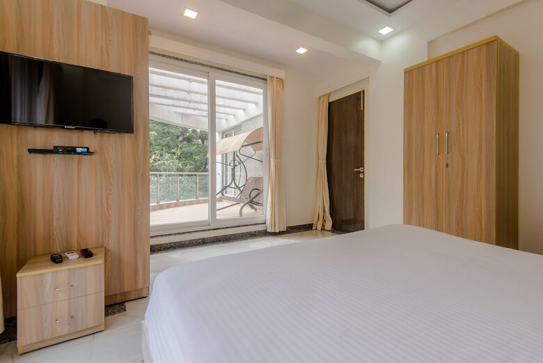 Hotel Oyo 9635 Kharghar