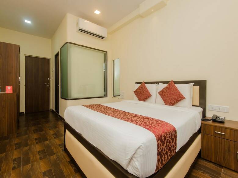 Oyo 9849 Hotel Divine Residency