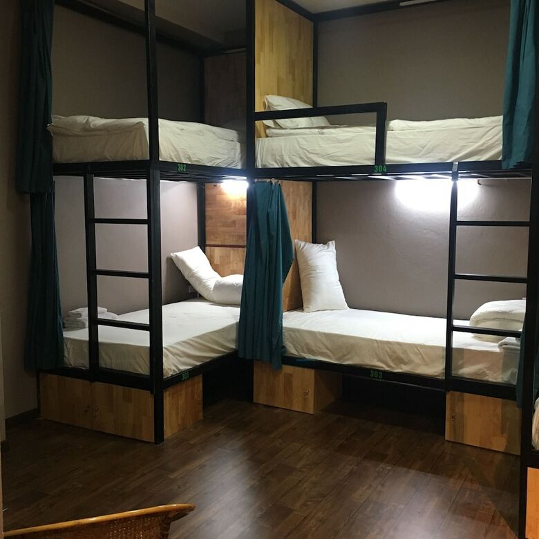 Hostal L'etage House - Hostel