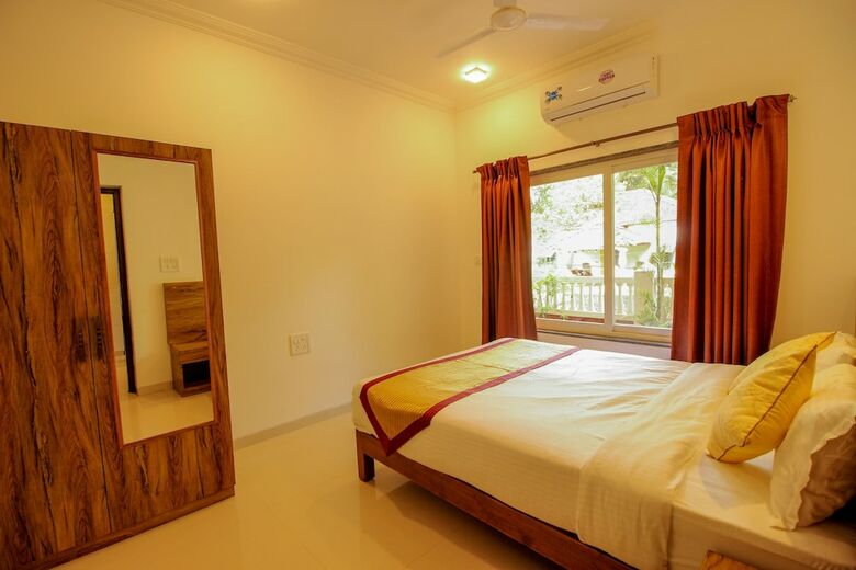 Apartamentos Oyo 9792 Home 2bhk Poolside Siolim