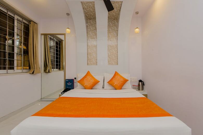Hotel Oyo 408 Vile Parle