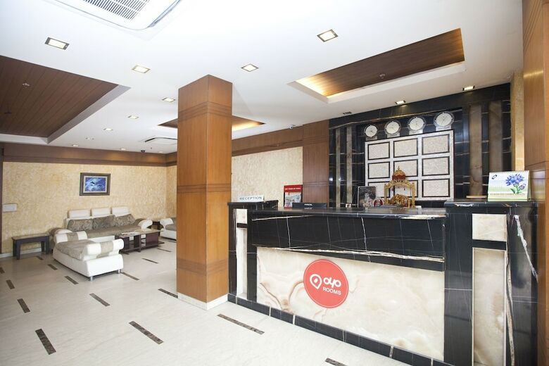 Oyo 383 Hotel Divine Paradise