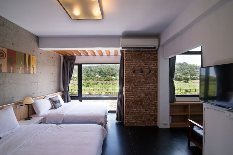 Bed & Breakfast C T House