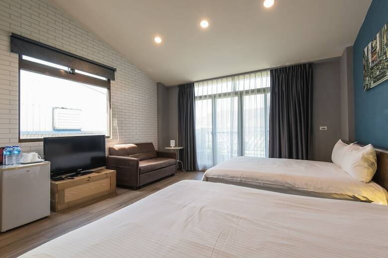 Bed & Breakfast C T House