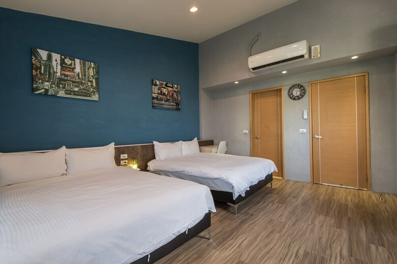 Bed & Breakfast C T House