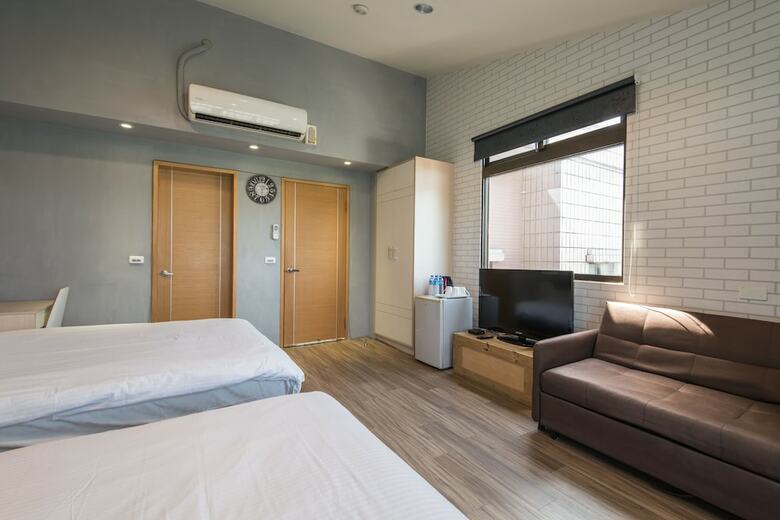 Bed & Breakfast C T House