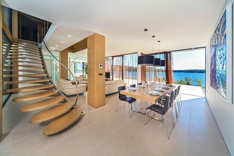 Aparthotel Golden Rays Luxury Villas
