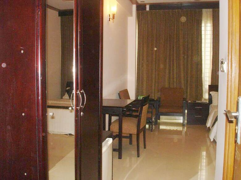 Hotel White Orchid