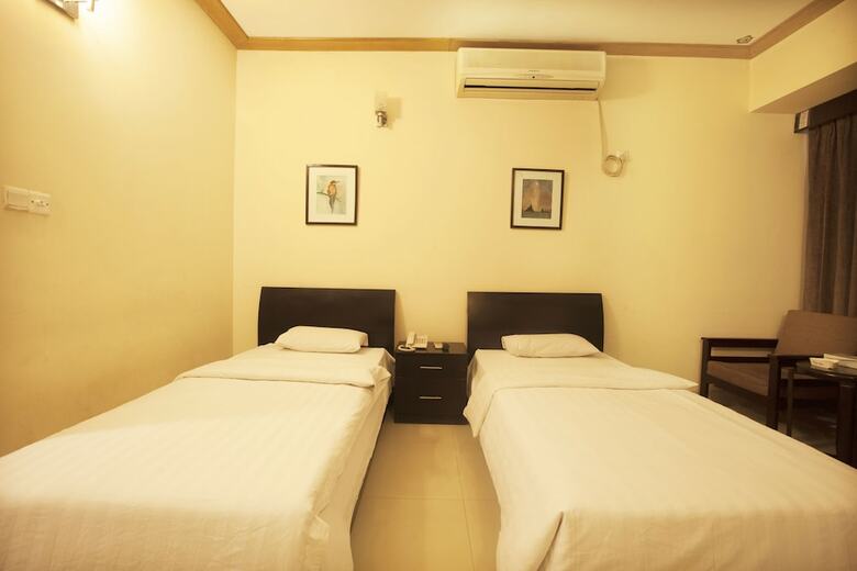 Hotel White Orchid