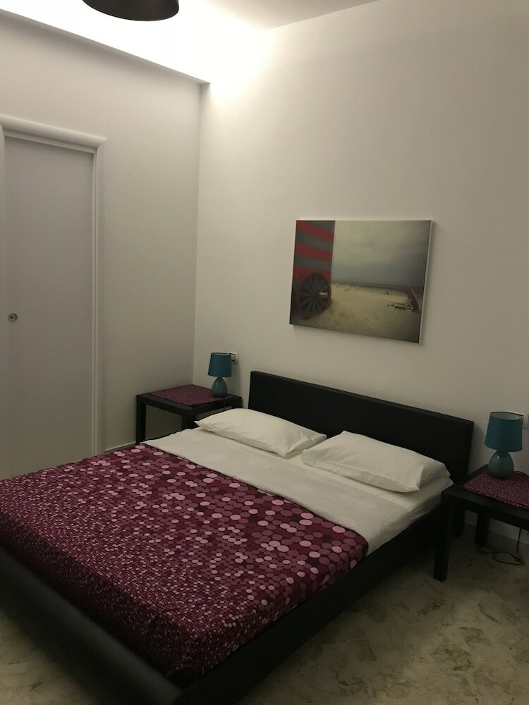 Bed & Breakfast Room 110