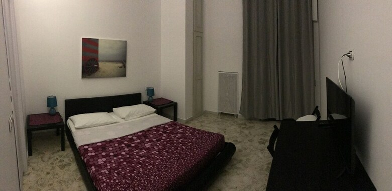 Bed & Breakfast Room 110