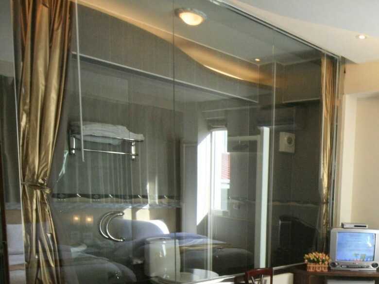 Ri Yue Hu Pan Hotel