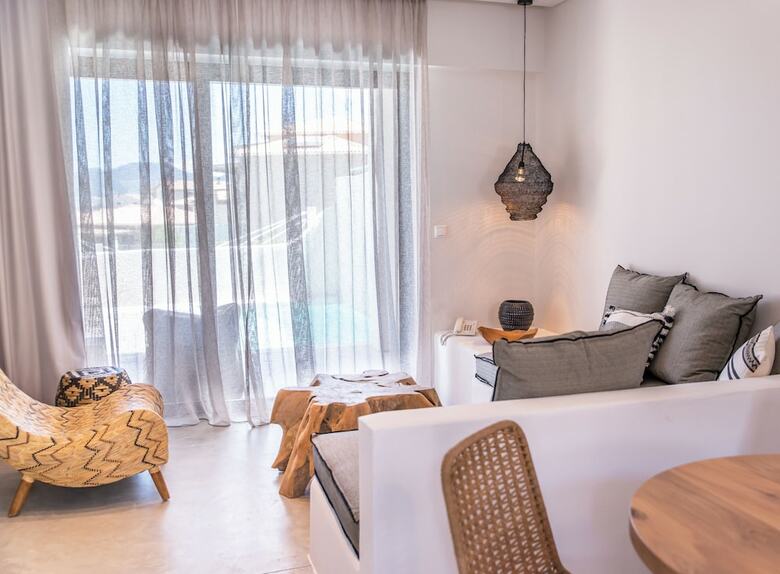Hotel Crystal Waters