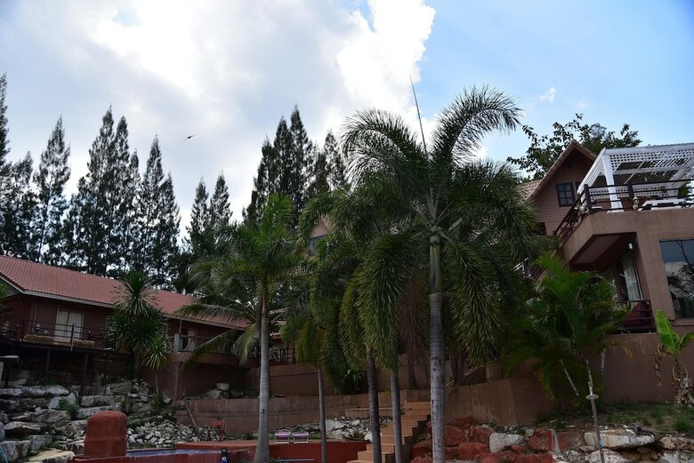 Hotel Thana Lagoon Resort