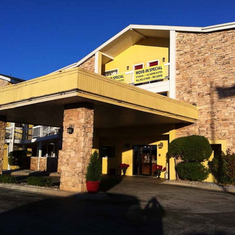 Motel Oaktree Inn And Suites