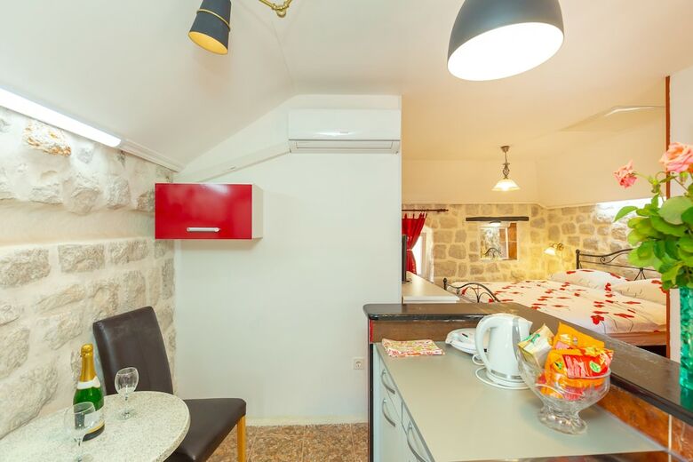 Apartamentos Juliette's Palace Studios