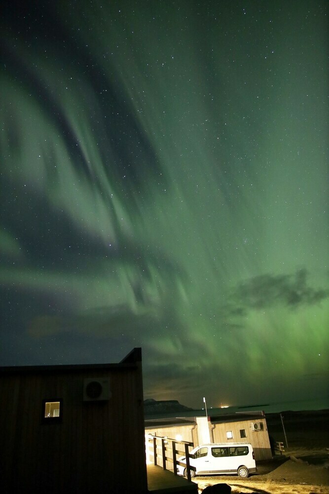 Dis Cottages