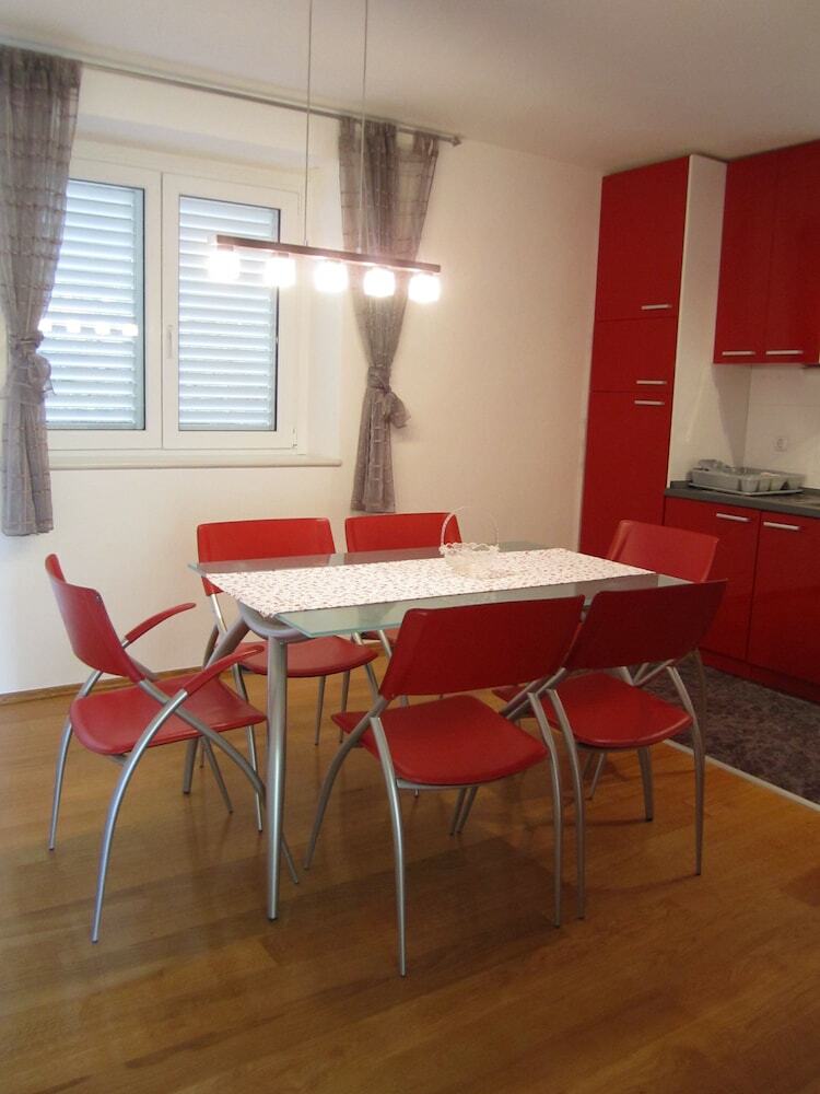 Apartments Banje Beach