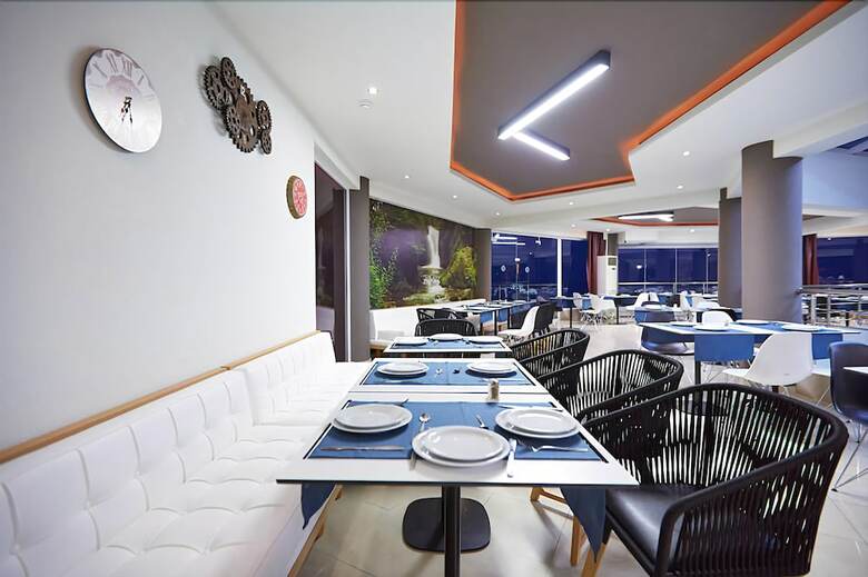 Hotel Blue Dream Palace Tripiti Resort