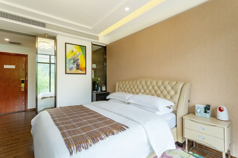 Z-up Boutique Hotel