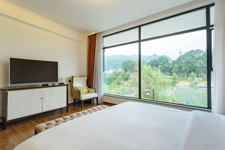 Z-up Boutique Hotel