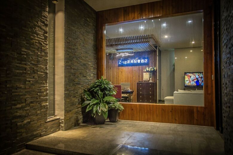 Z-up Boutique Hotel