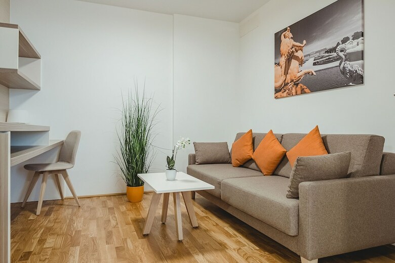 Oliver Apartments