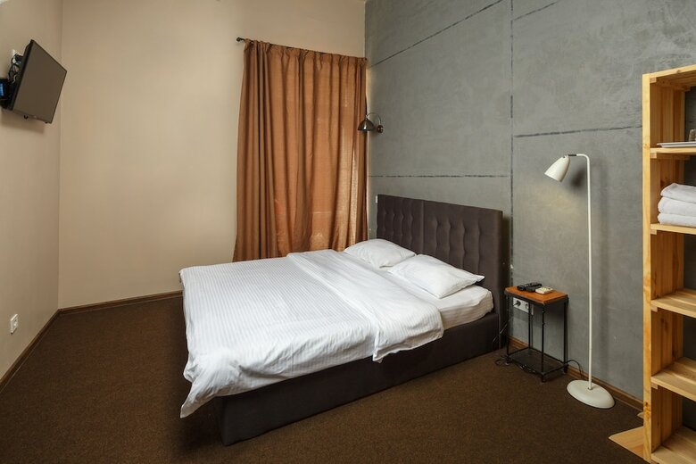 Mezzanine Hotel