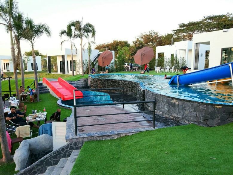 Hotel I View Park Resort