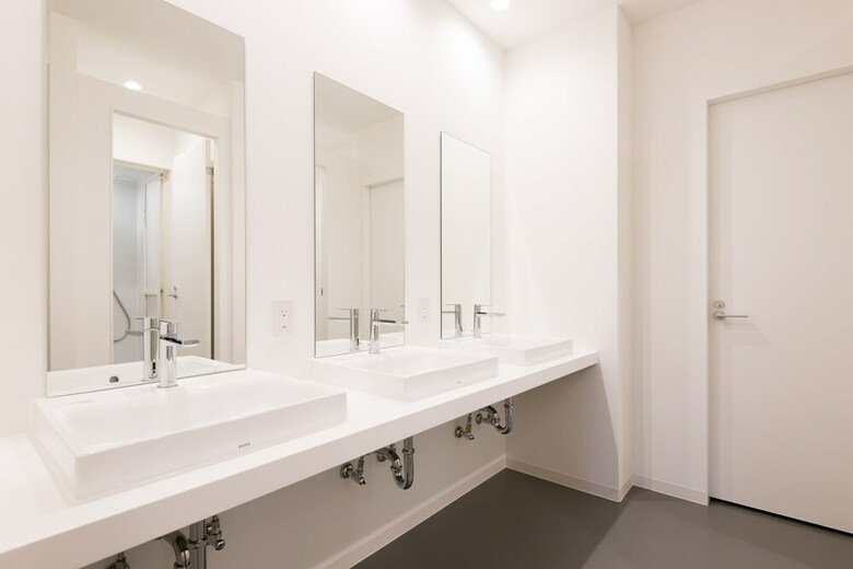 Hostal Bon Hostel