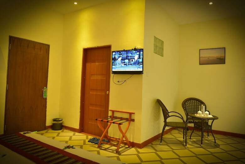 Ocean Blue Ngwe Saung Beach Hotel