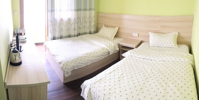Hostal 8 Spaces