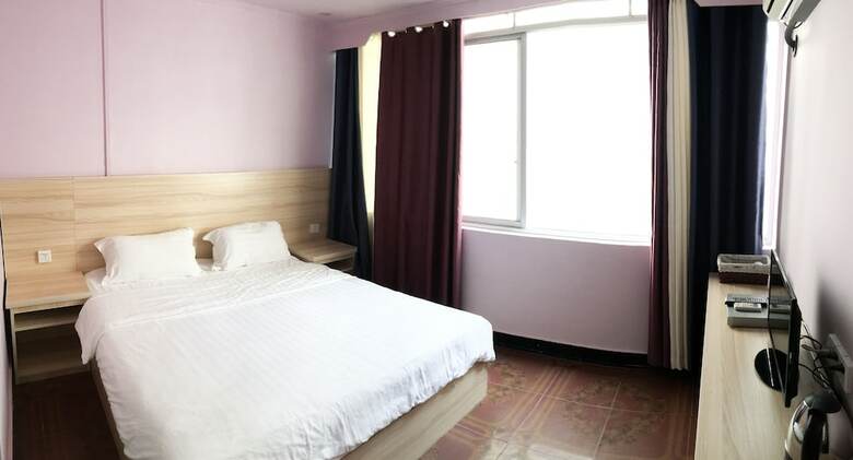 Hostal 8 Spaces