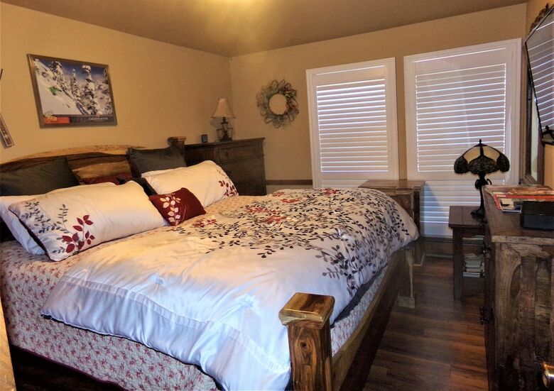 Lake Cliffe 1 Bed 1 Bath Views