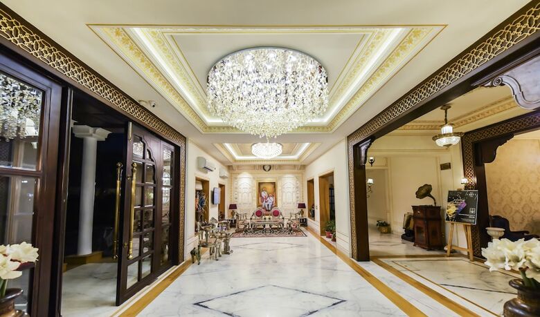 Hotel Grand Uniara