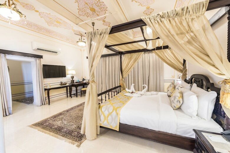 Hotel Grand Uniara