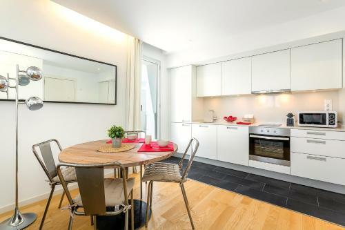 Apartamentos Urban District - Rambla Suites & Pool