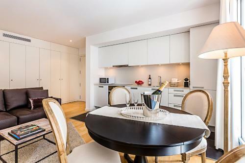 Apartamentos Urban District - Rambla Suites & Pool